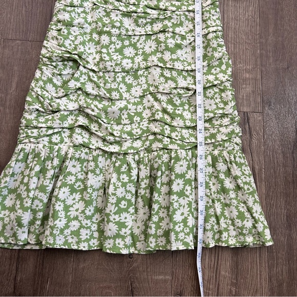 ASTR the Label Green Taupe Ditsy Floral Puffed Sleeve Dress M - Picture 8 of 10